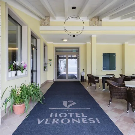 מלון Veronesi 3*
