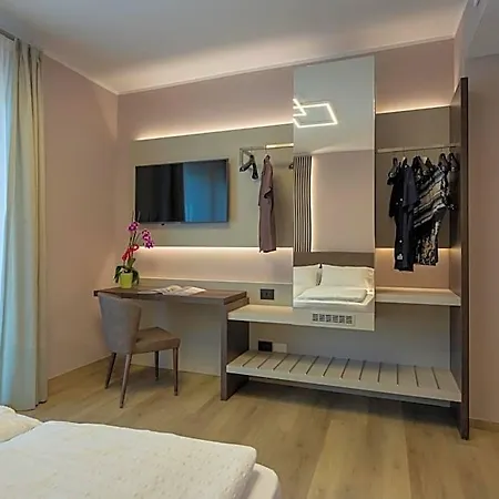 Veronesi 3* Brenzone sul Garda